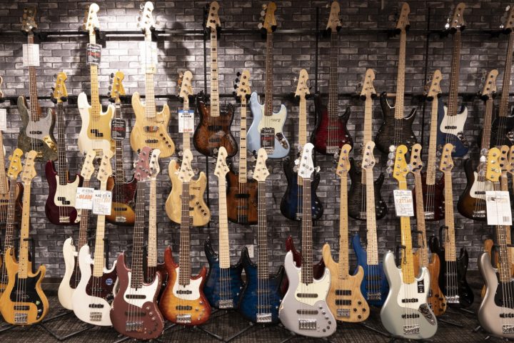 九州最大規模のギター専門店「クロサワ楽器」がミーナ天神に登場！