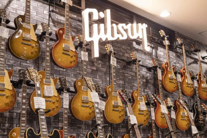 九州最大規模のギター専門店「クロサワ楽器」がミーナ天神に登場！