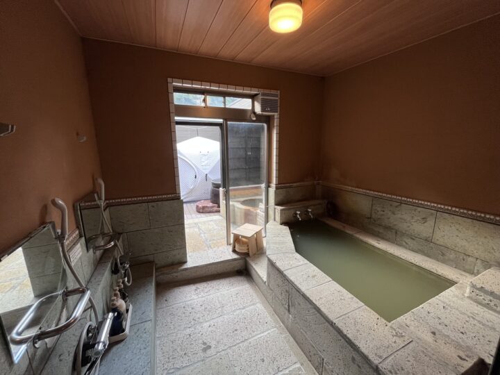 鹿児島｜美肌の湯 こしかの温泉に「温泉旅館グランピング」をオープン