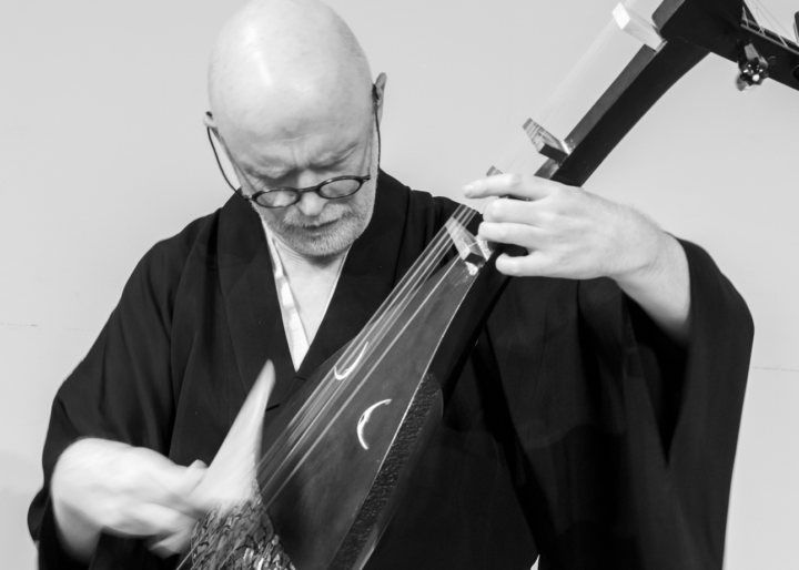 アイリッシュ・ハープと薩摩琵琶が共鳴する「音楽の旅」