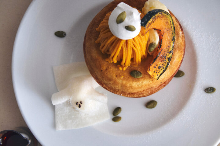 ビブリオテーク福岡店にハロウィン限定「北海道産かぼちゃとメープルカスタードのパンケーキ」