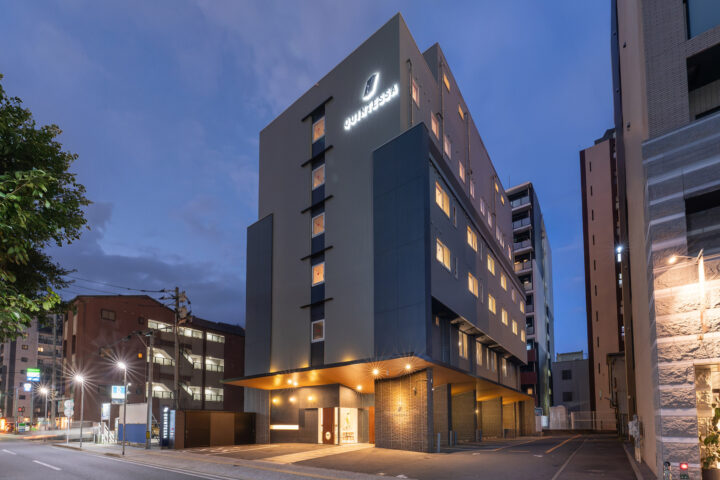 クインテッサホテル福岡渡辺通 Comic&Books