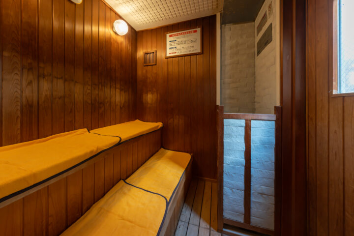 クインテッサホテル福岡渡辺通 Comic&Books