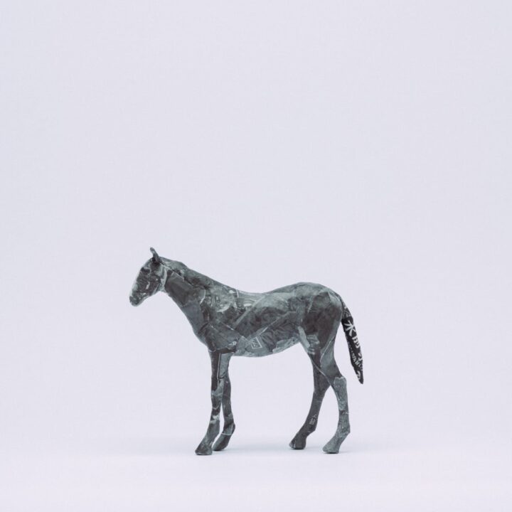 NEWSPAPER ANIMALS ― 新聞でつくる動物たち