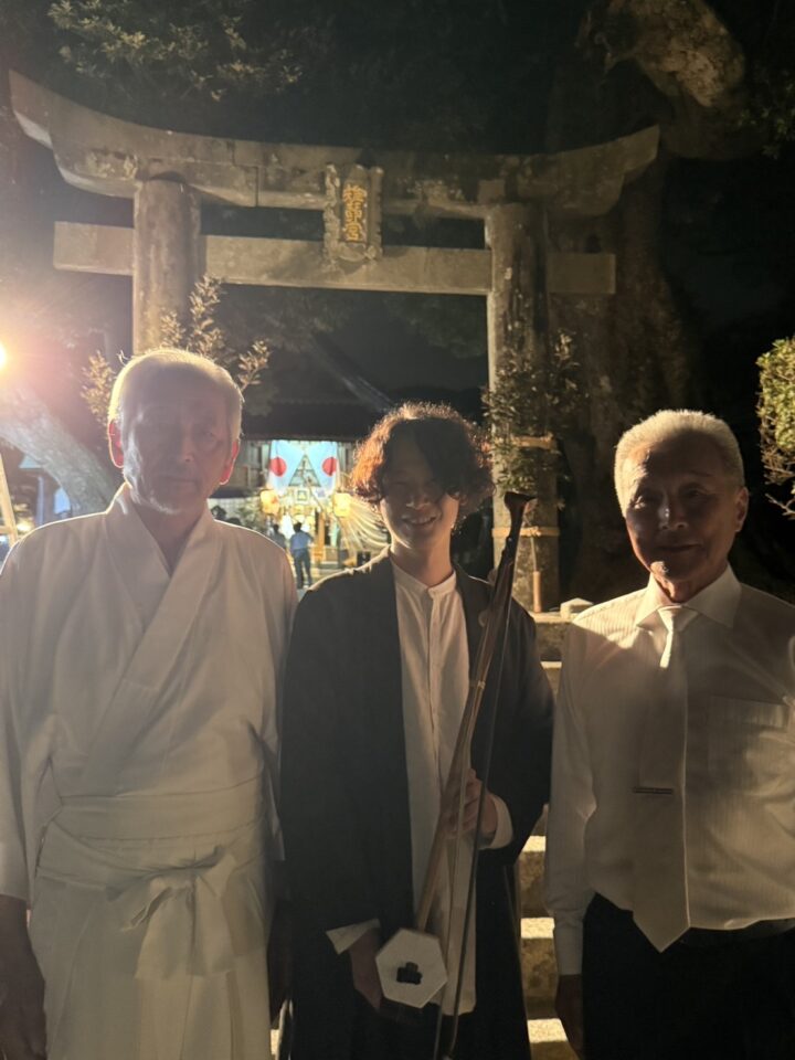 雉琴神社の御神木が「和胡」に再生