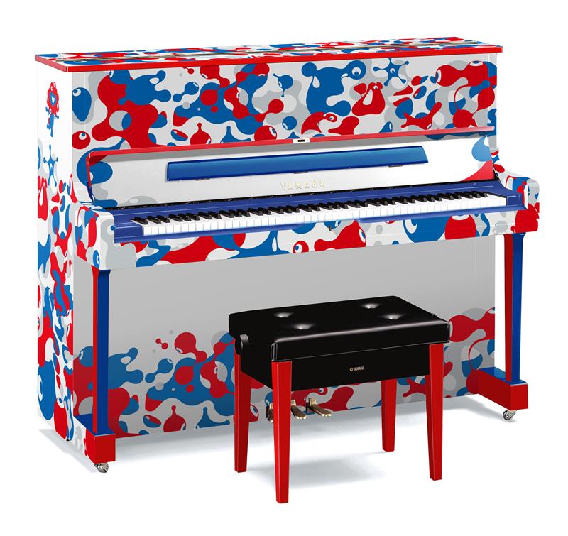 ミャクミャクなどをデザインしたストリートピアノ