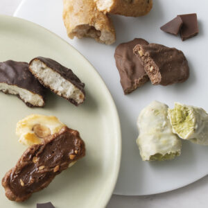 もち吉×ゴディバ第3弾「ひとくちあられ ショコラミックス」