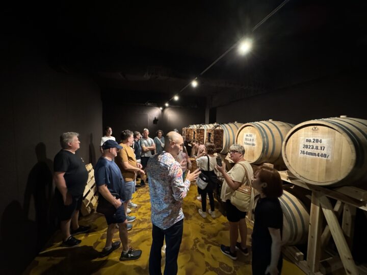 鹿児島｜西平酒造が音楽で熟成させた黒糖焼酎「NISHIHIRA's Sonic Aging」