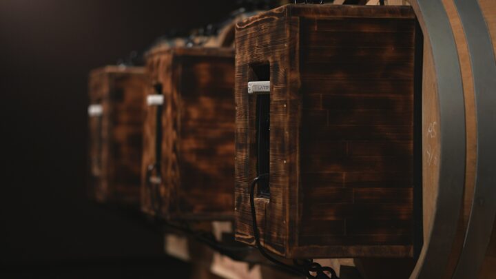 鹿児島｜西平酒造が音楽で熟成させた黒糖焼酎「NISHIHIRA's Sonic Aging」