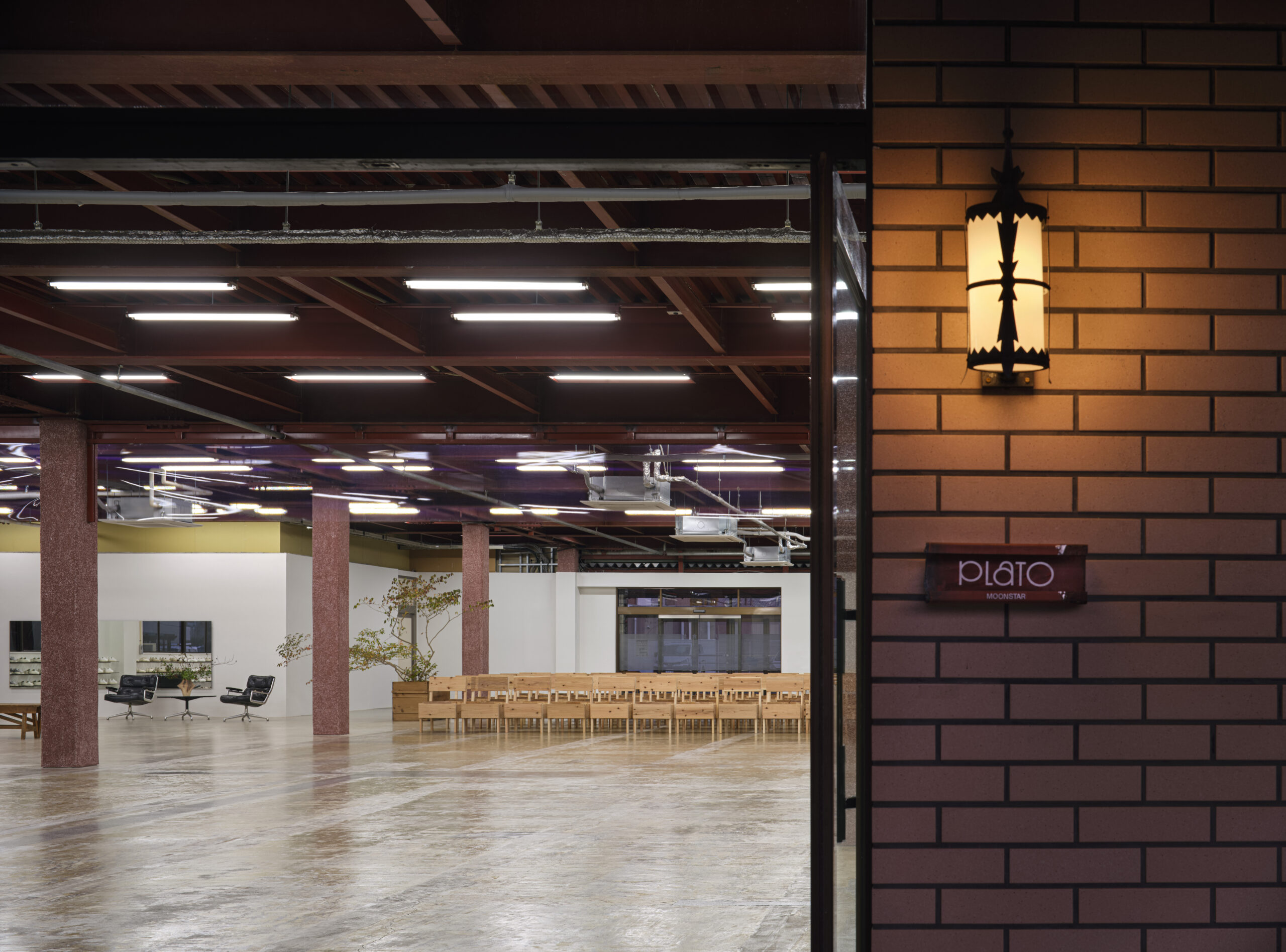 福岡・久留米｜ムーンスター直営店「PLATO MOONSTAR」1月6日オープン、暮らしに寄り添う靴の新拠点