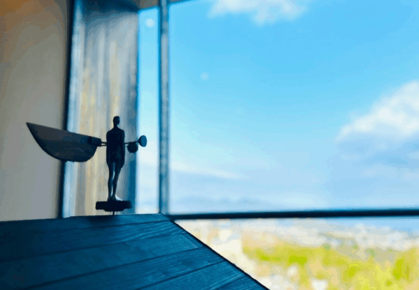 Terrace Midobaru 体験型アート作品《風見書架》をロビーで展示