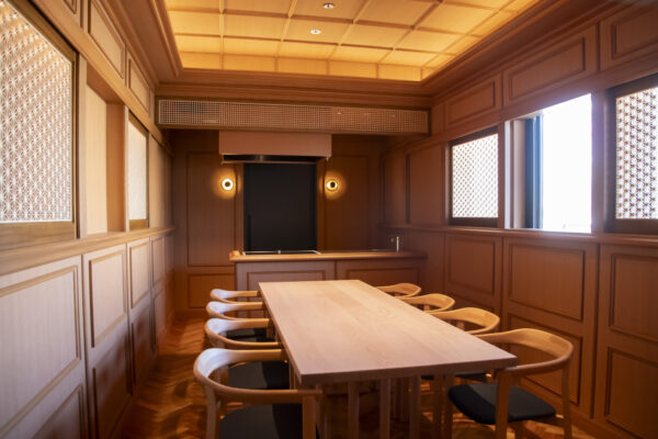 福岡｜天神で1日2組限定 シェフが目の前で仕上げる贅沢な「Chef’s会席プラン」博多和牛すき焼き会席が1月5日より予約開始