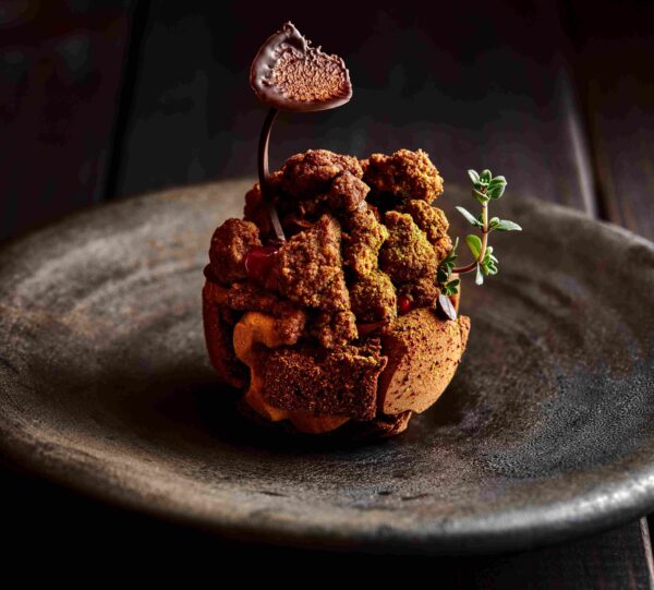 福岡|高橋草哉とヨリス・バンヘーが共演するカカオデザートコース「Melting Point」