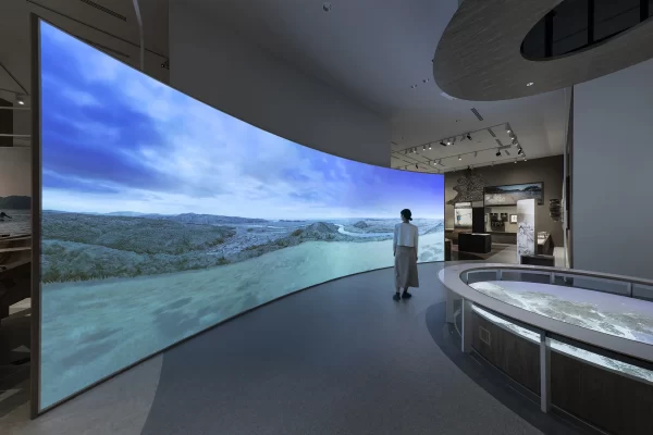 佐賀｜能楽と現代美術が交差する舞台公演「noh play KANZAKI」神埼はんぎーホールで開催 2026年2月