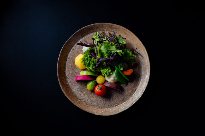 福岡|六本松に劇場型レストラン「未雷 MIRAI」が2026年2月13日開業 希少肉と和食技法で描くカウンター12席のコース体験