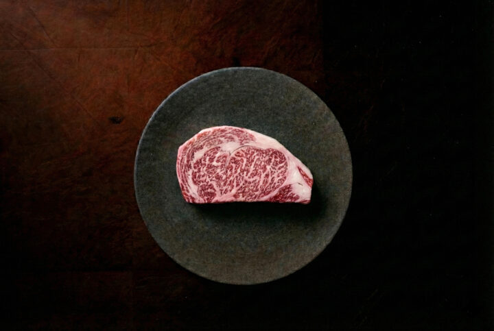 福岡|六本松に劇場型レストラン「未雷 MIRAI」が2026年2月13日開業 希少肉と和食技法で描くカウンター12席のコース体験