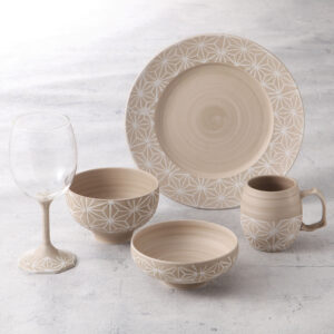 廃棄されていた陶土を使った新しい有田焼と紙の元である「パルプ」がコラボレーション　「NEO CLAY®×TSUMUGI」