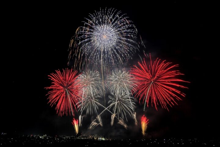 鹿児島｜桜島と芸術花火2026 第5回記念大会 4月25日マリンポートかごしまで開催