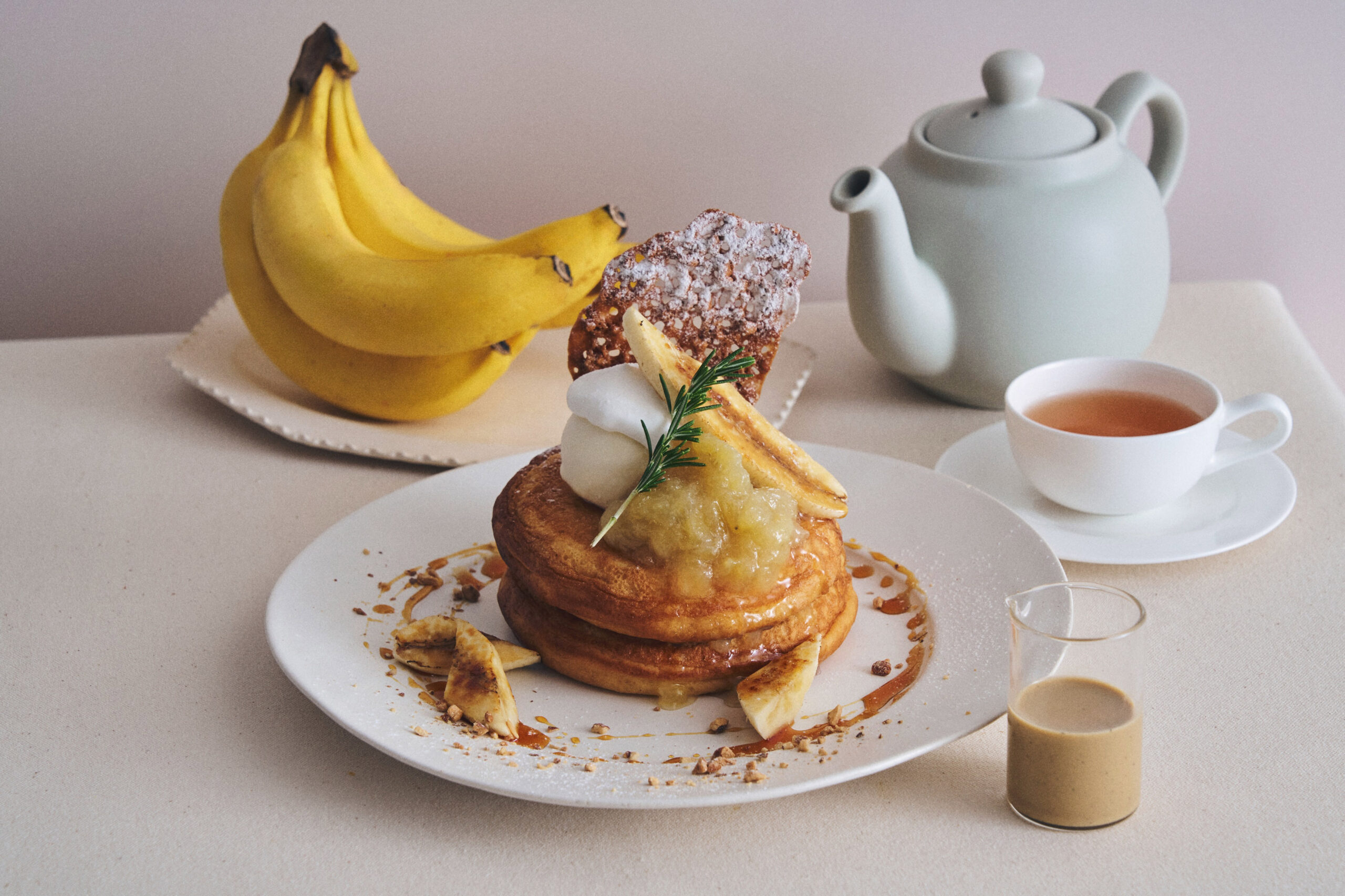 福岡・熊本｜キャラメルバナナ×ほうじ茶 ビブリオテーク春の限定パンケーキ登場 2026年4月