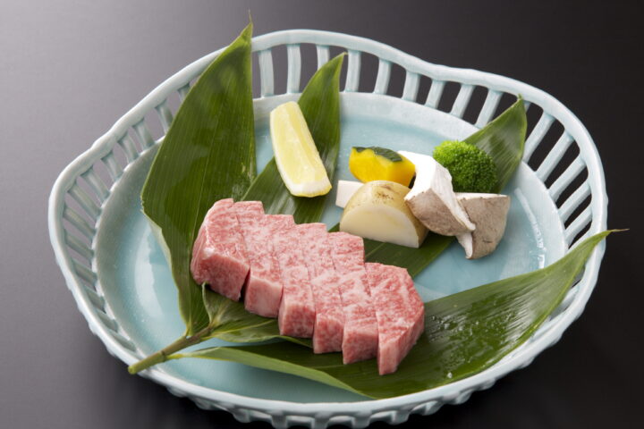 長崎｜ミヤマキリシマ彩る雲仙で過ごす至福の滞在 ミシュラン1キー旅亭半水盧の春旅 2026年4月～6月