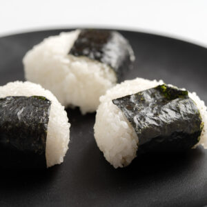 大分｜塩むすび専門店「KUSUMUSUBI」オープン　創業73年の米穀店が2026年6月27日開業