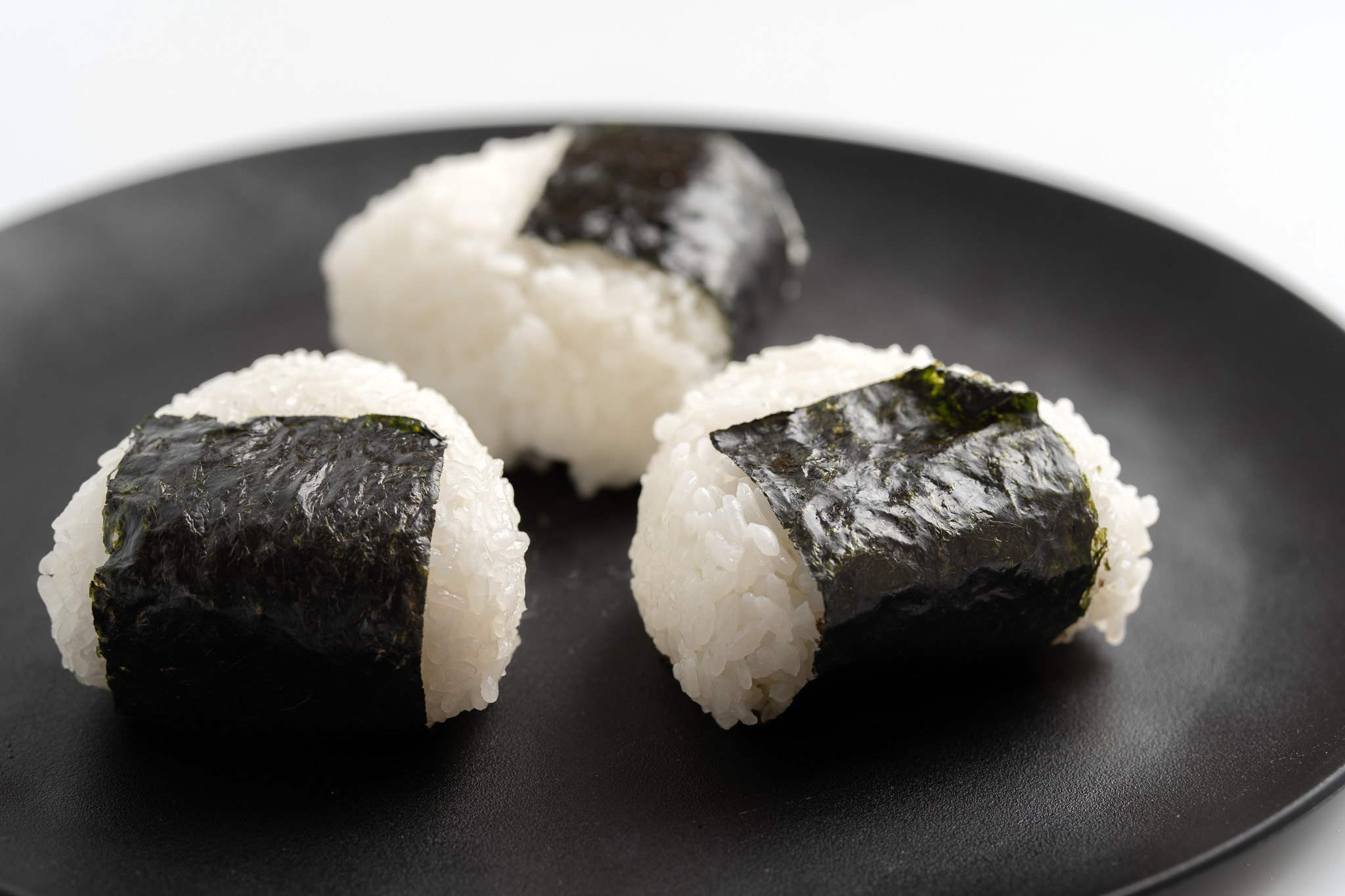 大分｜塩むすび専門店「KUSUMUSUBI」オープン　創業73年の米穀店が2026年6月27日開業