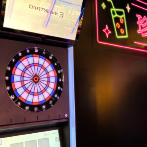 福岡｜「タイトーステーション」キャナルシティ博多5Fに台湾夜市風の新フロア登場｜クレーンゲーム約100台とカラオケ・ダーツ【2026年8月8日】