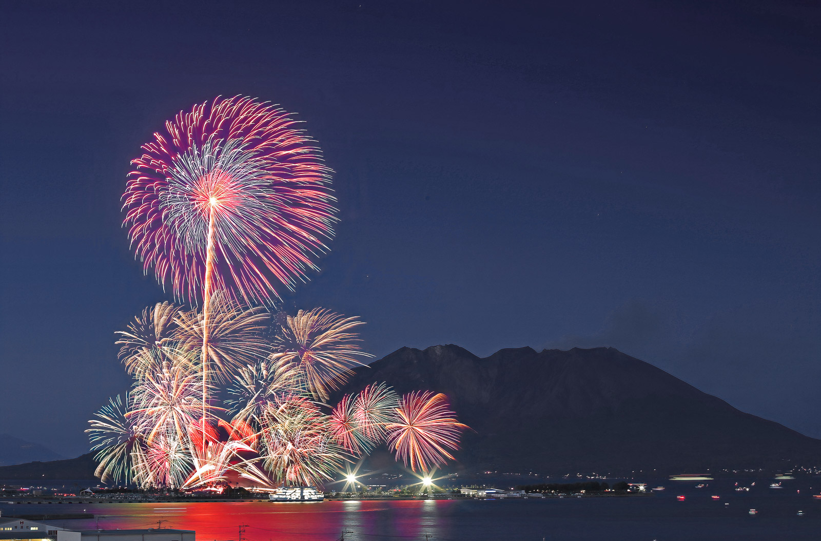 九州の秋花火9選｜海・城・山・街を彩る秋の花火大会
