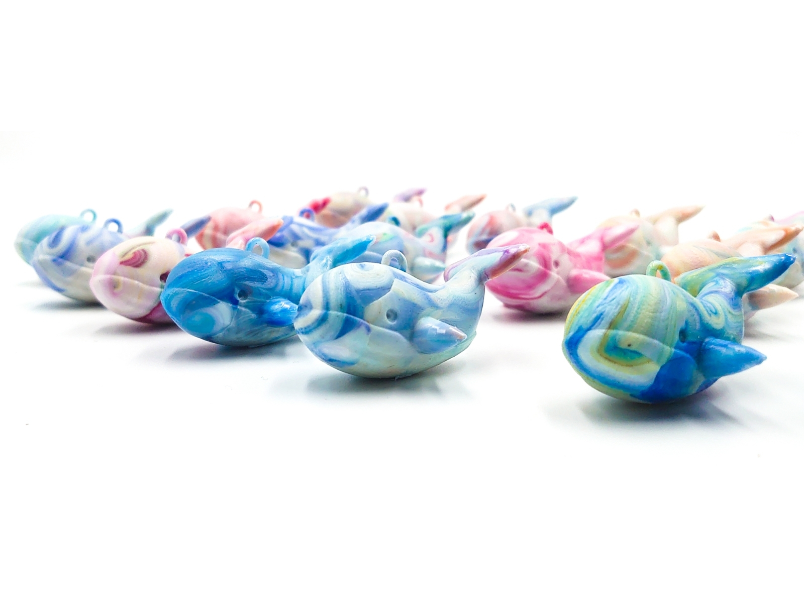 佐賀・唐津｜廃ペットボトルキャップから生まれた「The Whale」クジラキーホルダーが販売開始